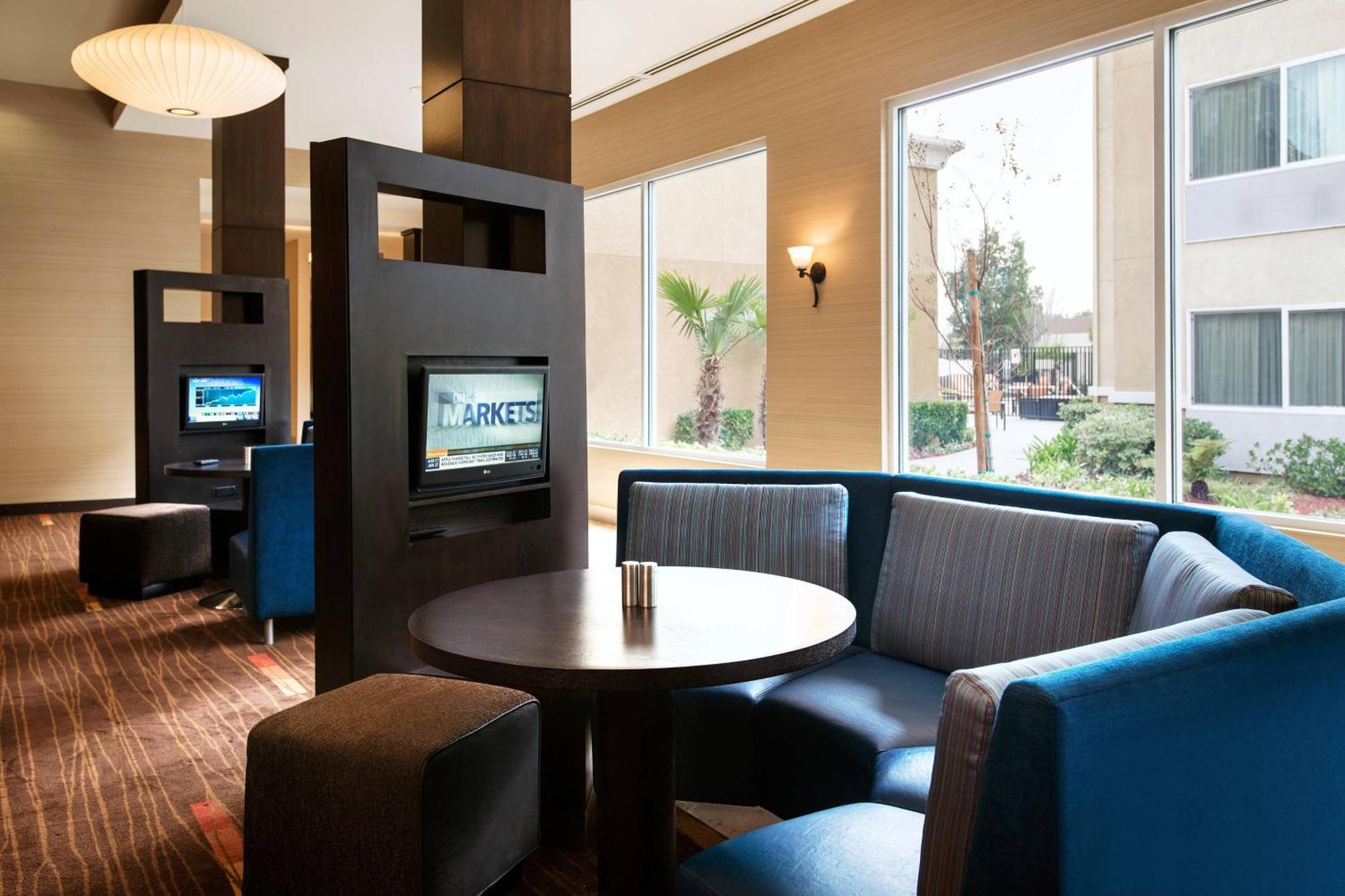 คอร์ตยาร์ด แซคราเมนโต คัล เอ็กซ์โป Hotel ซาคราเมนโต ภายนอก รูปภาพ